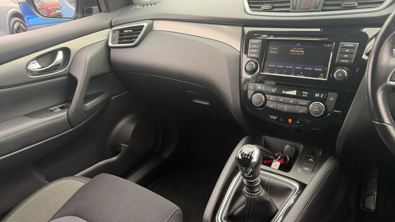 Nissan Qashqai 1.3 DiG-T N-Connecta 5dr Petrol Hatchback